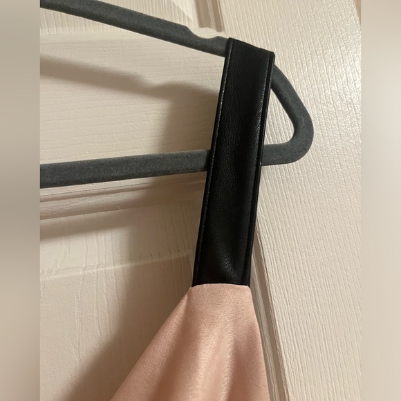 NWT Dkny faux leather strap top - Picture 4 of 6